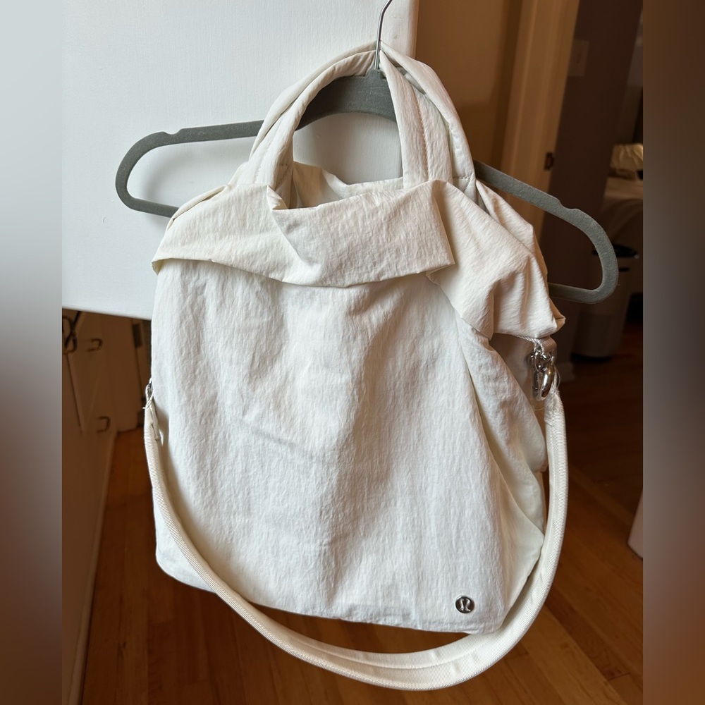 Lululemon NWOT On My Level bag - Picture 6 of 7